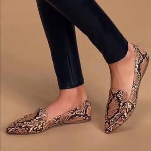 Steve Madden Tan and Black Snakeskin Flats
